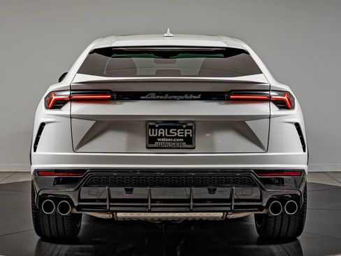 Used 2022 Lamborghini Urus AWD/4WD image 6