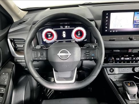 Used 2026 Nissan Rogue Platinum w/ Platinum Premium Package AWD/4WD image 5