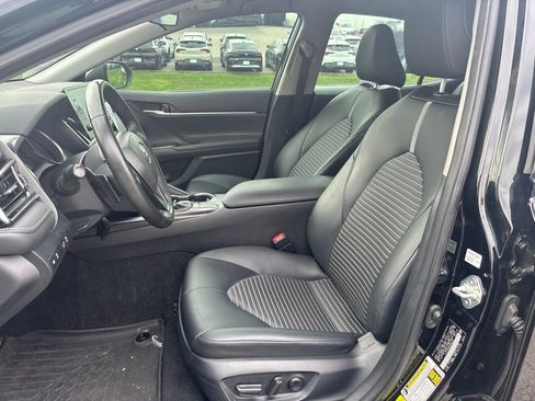 Used 2024 Toyota Camry SE FWD image 6