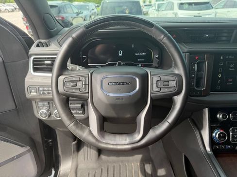 Used 2024 GMC Yukon Denali Ultimate AWD/4WD image 19