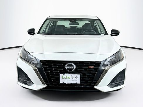Used 2025 Nissan Altima 2.5 SR FWD image 2
