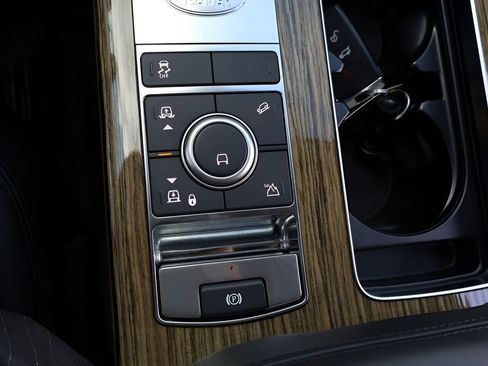 Used 2018 Land Rover Range Rover HSE image 27