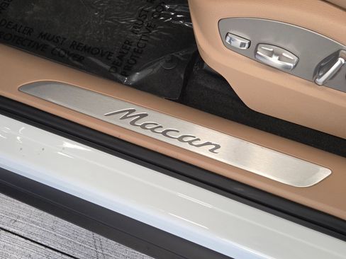 New 2026 Porsche Macan AWD/4WD image 16