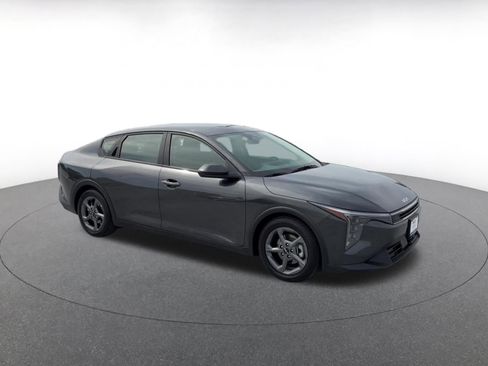 Used 2025 Kia K4 FWD image 2