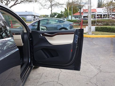 Used 2017 Tesla Model X P100D image 23