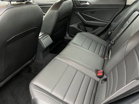 Used 2024 Volkswagen Jetta SE image 11