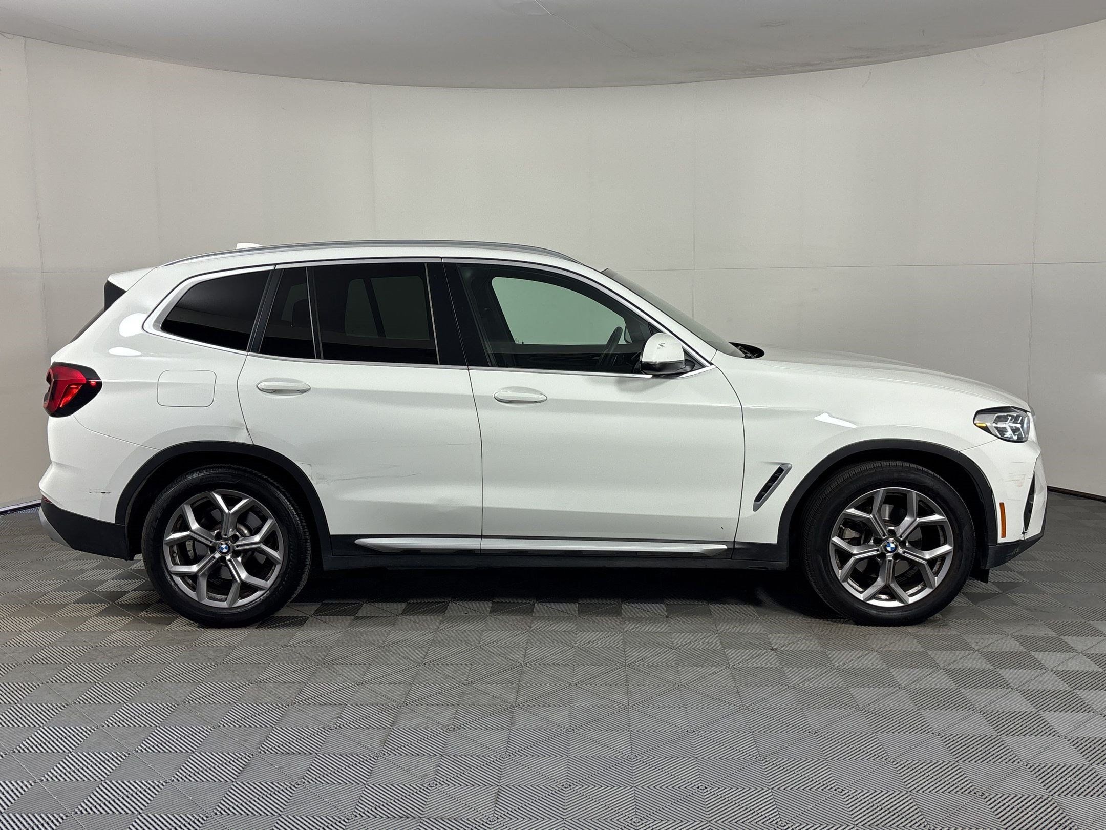 Used 2023 BMW X3 sDrive30i w/ Convenience Package RWD image 8