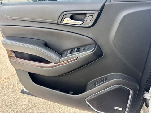 Used 2019 GMC Yukon XL SLT AWD/4WD image 12