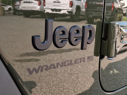 Used 2023 Jeep Wrangler Sport AWD/4WD image 31