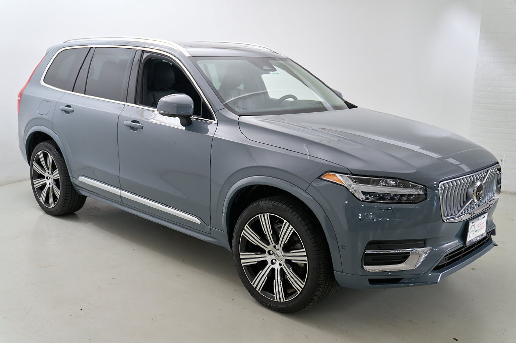 Certified 2023 Volvo XC90 B6 Ultimate w/ Protection Package AWD/4WD image 4