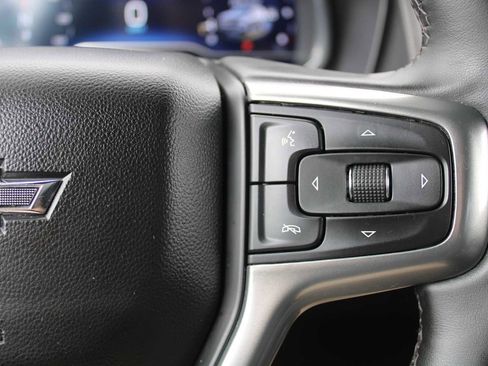 Used 2023 Chevrolet Suburban Z71 w/ Luxury Package AWD/4WD image 20