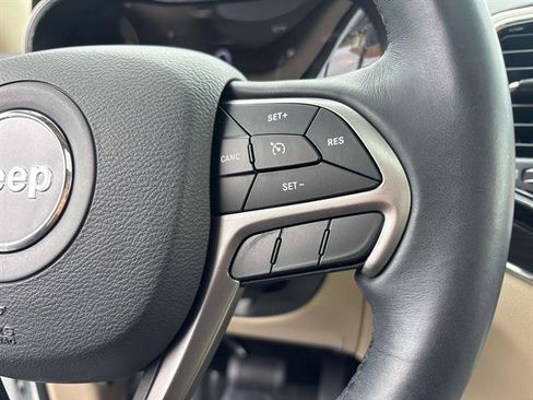 Used 2019 Jeep Grand Cherokee Limited image 22