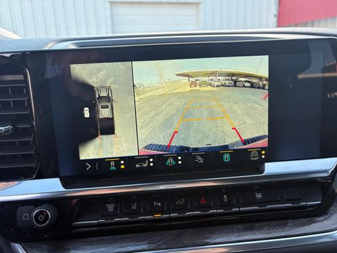 Used 2025 Chevrolet Silverado 3500 LTZ w/ LTZ Premium Package image 4