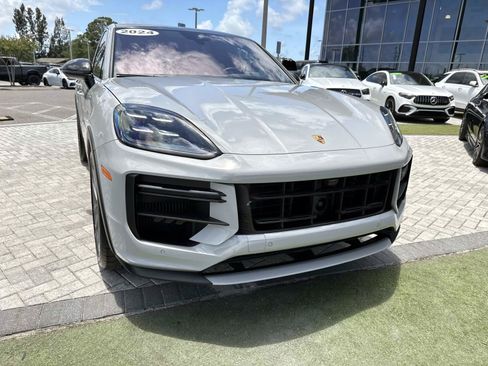 Used 2024 Porsche Cayenne Turbo GT AWD/4WD image 8