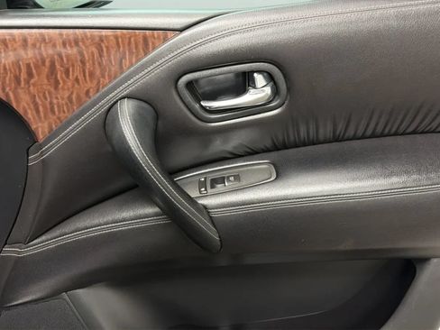 Used 2017 Nissan Armada Platinum RWD image 18