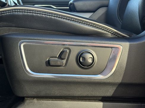 Used 2024 RAM 1500 Laramie image 12