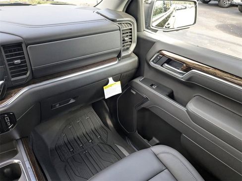New 2026 GMC Sierra 1500 Elevation w/ Elevation Premium Package image 17