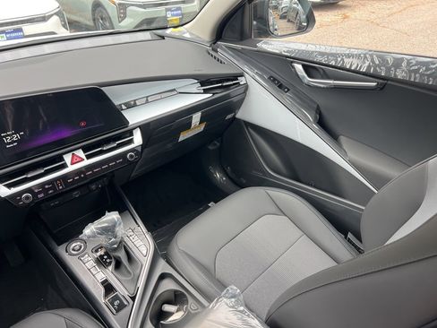 New 2026 Kia Niro EX image 12