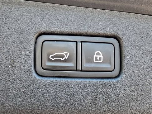 Used 2022 Genesis GV70 3.5T Sport w/ Sport Prestige Package AWD/4WD image 33