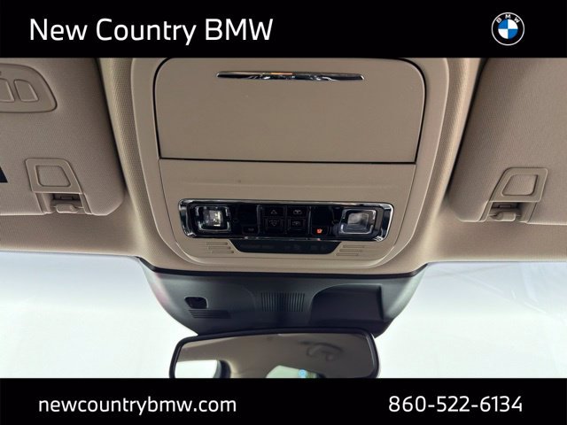 Used 2022 Lincoln Corsair AWD w/ Premium Package image 24