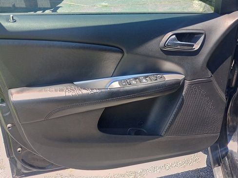 Used 2019 Dodge Journey SE FWD image 11
