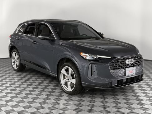 Used 2025 Audi Q5 Premium Plus w/ Premium Plus AWD/4WD image 7