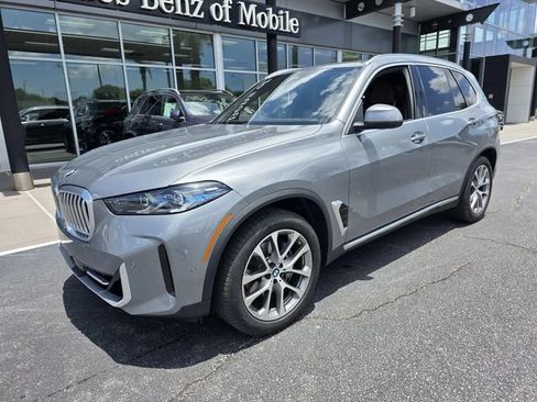 Used 2024 BMW X5 sDrive40i w/ Premium Package RWD image 2