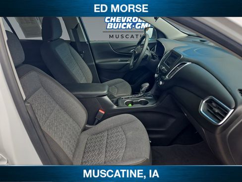 Used 2022 Chevrolet Equinox LT AWD/4WD image 16