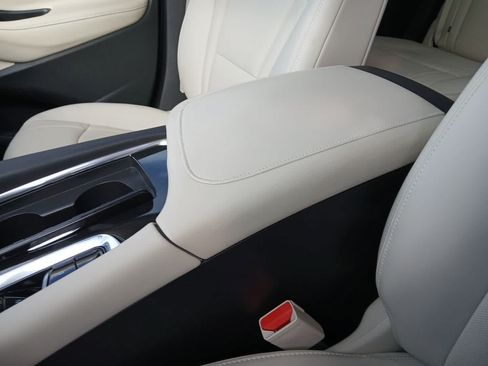 Used 2023 Buick Enclave Essence FWD image 41