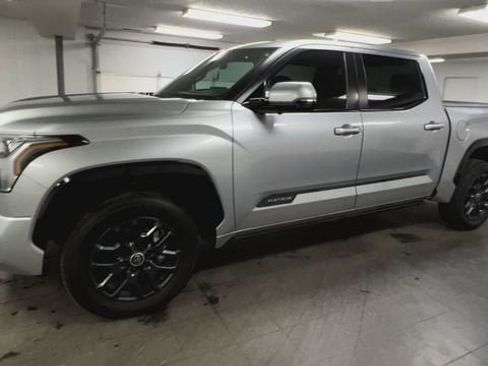 Used 2024 Toyota Tundra Platinum AWD/4WD image 4