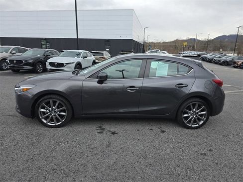 Used 2018 MAZDA MAZDA3 Grand Touring image 6