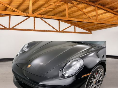 Used 2024 Porsche 911 Carrera S RWD image 7