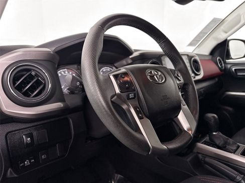 Certified 2022 Toyota Tacoma SR5 w/ Technology Package image 4