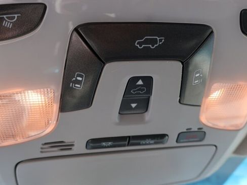 Used 2011 Toyota Sienna XLE w/ Premium Pkg image 29