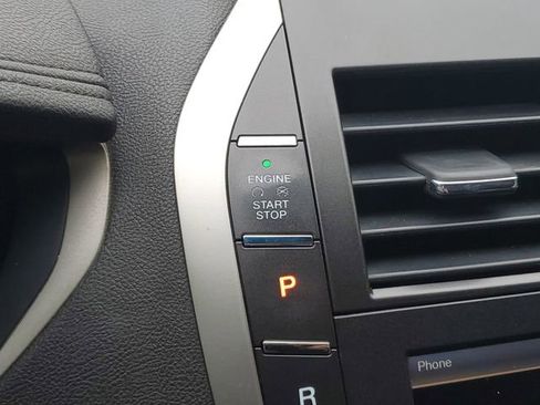 Used 2013 Lincoln MKZ image 26