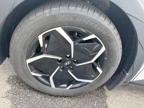 Used 2024 Hyundai Ioniq 5 SEL RWD image 4