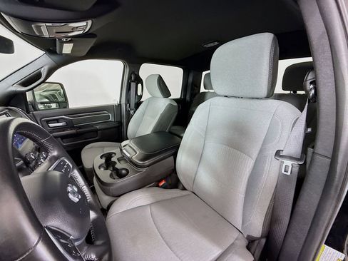 Used 2024 RAM 2500 Big Horn w/ Bed Utility Group image 11