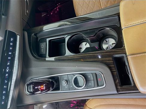 Used 2021 Cadillac Escalade ESV Sport w/ LPO, ONYX Package image 24