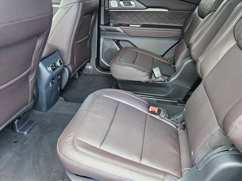 New 2026 Ford Explorer Platinum w/ LUX Leather Package AWD/4WD image 16