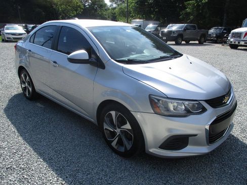 Used 2018 Chevrolet Sonic Premier FWD image 7