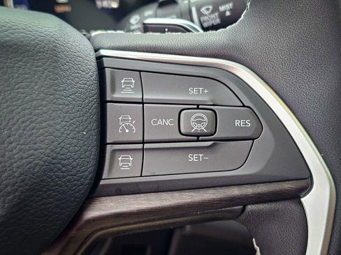 New 2026 Jeep Grand Cherokee Limited w/ Limited Altitude Package AWD/4WD image 21