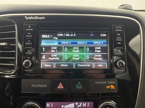 Used 2016 Mitsubishi Outlander GT image 17