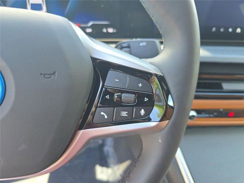 Certified 2025 BMW i4 eDrive40 w/ Premium Package RWD image 31