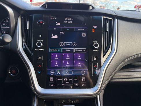 Used 2021 Subaru Outback Limited image 23