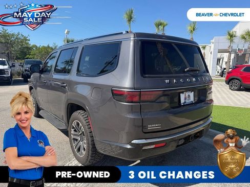 Used 2022 Jeep Wagoneer Series III w/ Rear Seat Video Group 1 AWD/4WD image 6