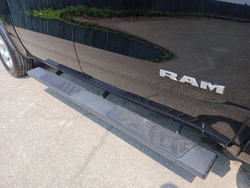 Used 2025 RAM 1500 Big Horn AWD/4WD image 31