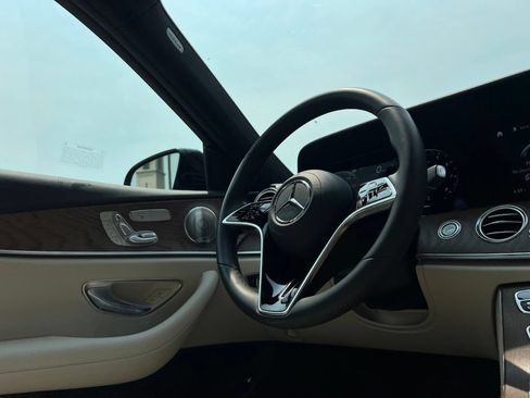 Used 2023 Mercedes-Benz E 350 4MATIC Sedan image 10