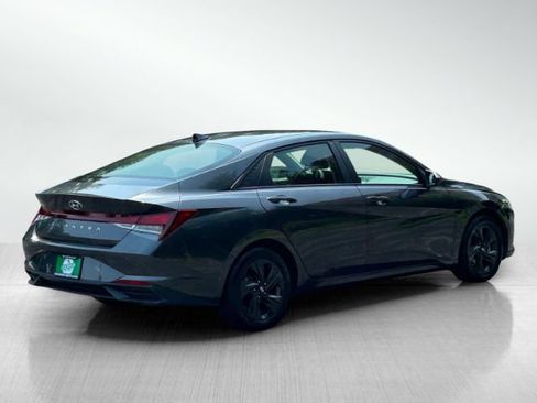 Used 2021 Hyundai Elantra SEL FWD image 4