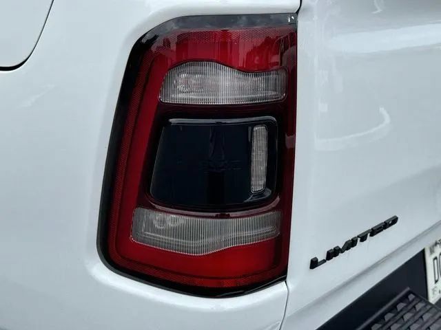 Used 2024 RAM 1500 Limited AWD/4WD image 11