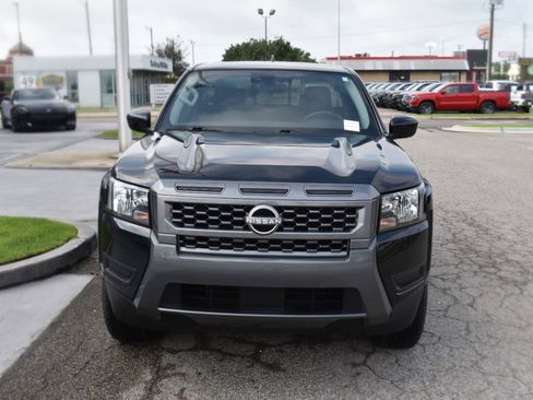 Used 2025 Nissan Frontier SV RWD image 19